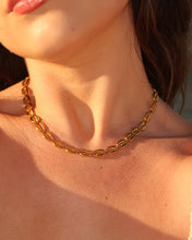 Load image into Gallery viewer, VINX x GLOWYBYCHLOE Shell Necklace
